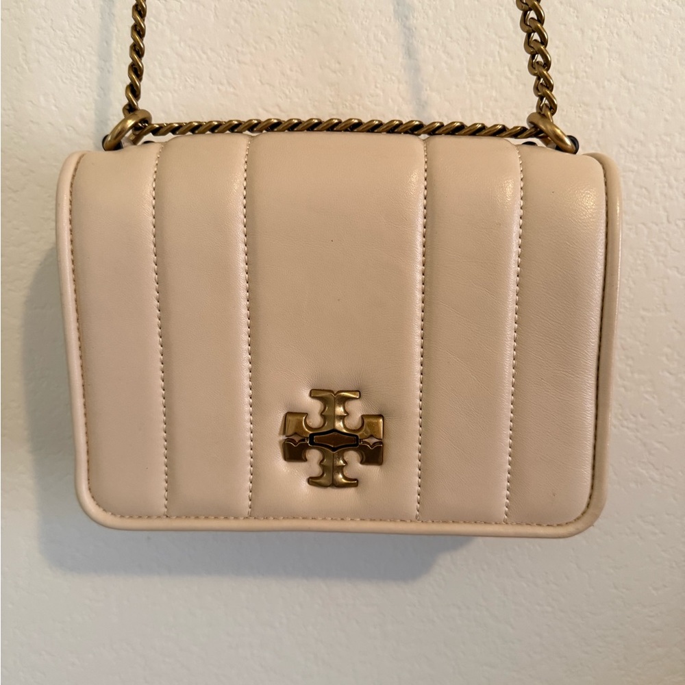 Tory Burch Kira chain shoulder bag in a light cream or “brie" color - Picture 2 of 16